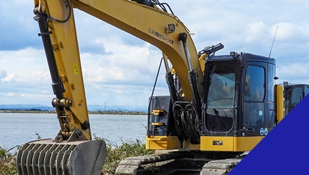 自社保有の重機でスピーディーな対応が可能