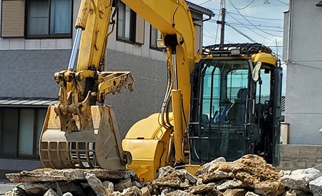 日本製中古重機の高品質を世界へ